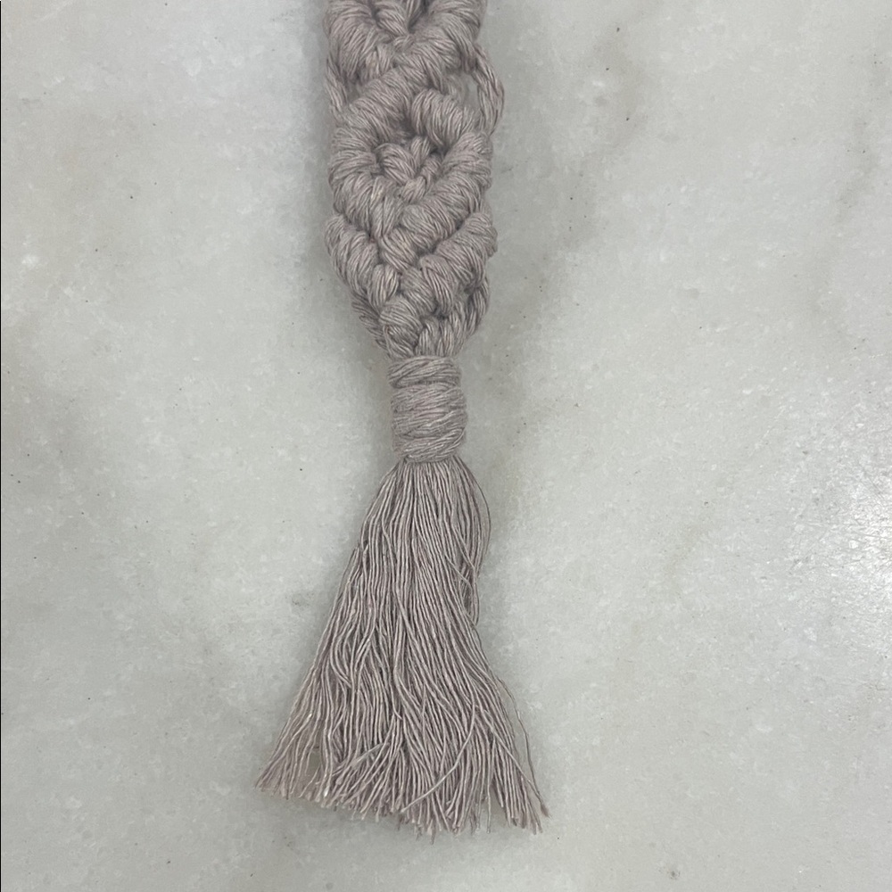 Chic Gray Macrame Keychain - Picture 3 of 4